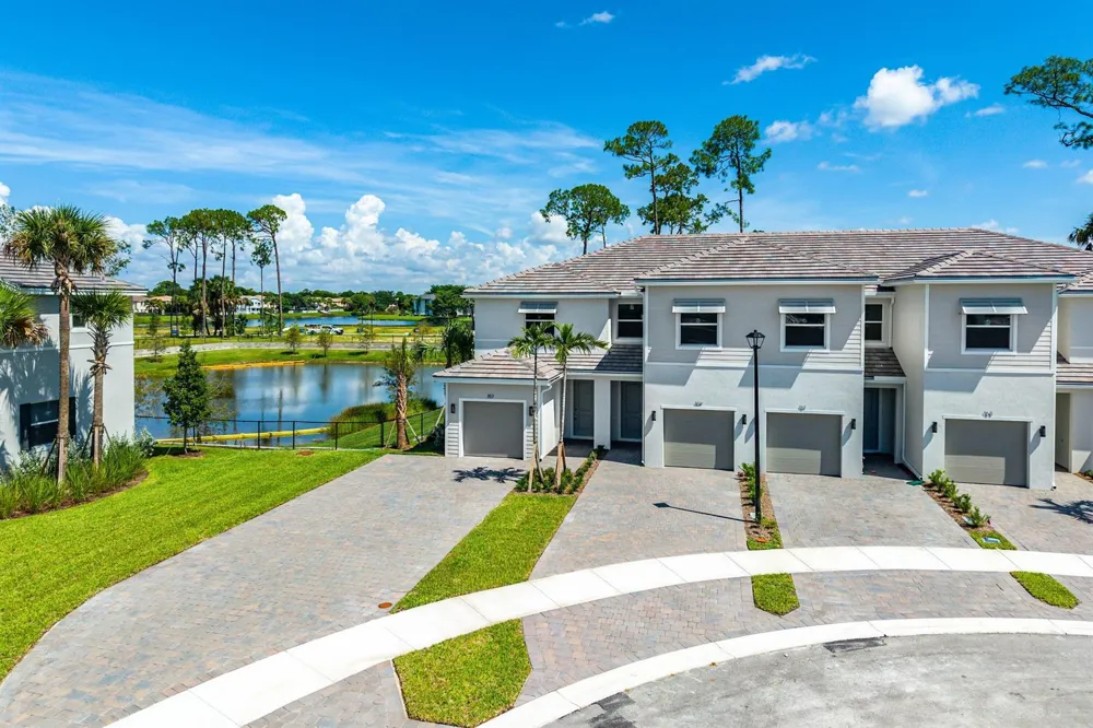 157 LAKESIDE LANDING COURT Royal Palm Beach, FL 33411