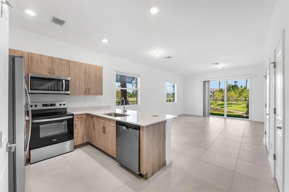 157 LAKESIDE LANDING COURT Royal Palm Beach, FL 33411