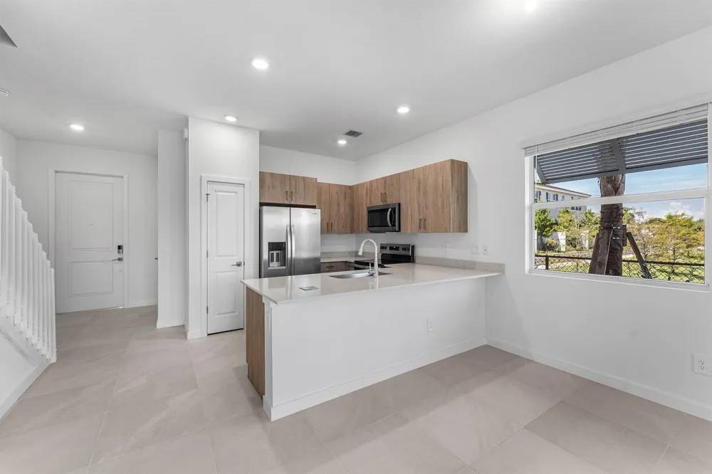 157 LAKESIDE LANDING COURT Royal Palm Beach, FL 33411