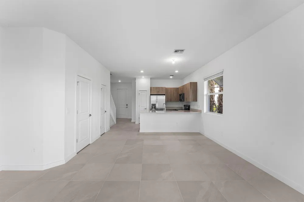 157 LAKESIDE LANDING COURT Royal Palm Beach, FL 33411