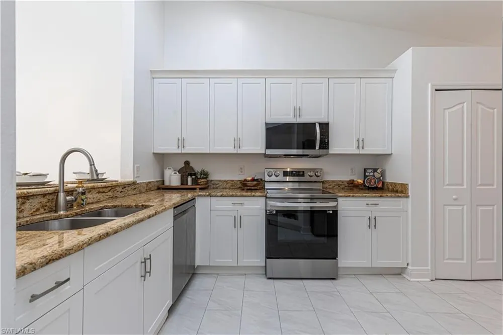 5446 Whitten Drive #19 Naples, FL 34104