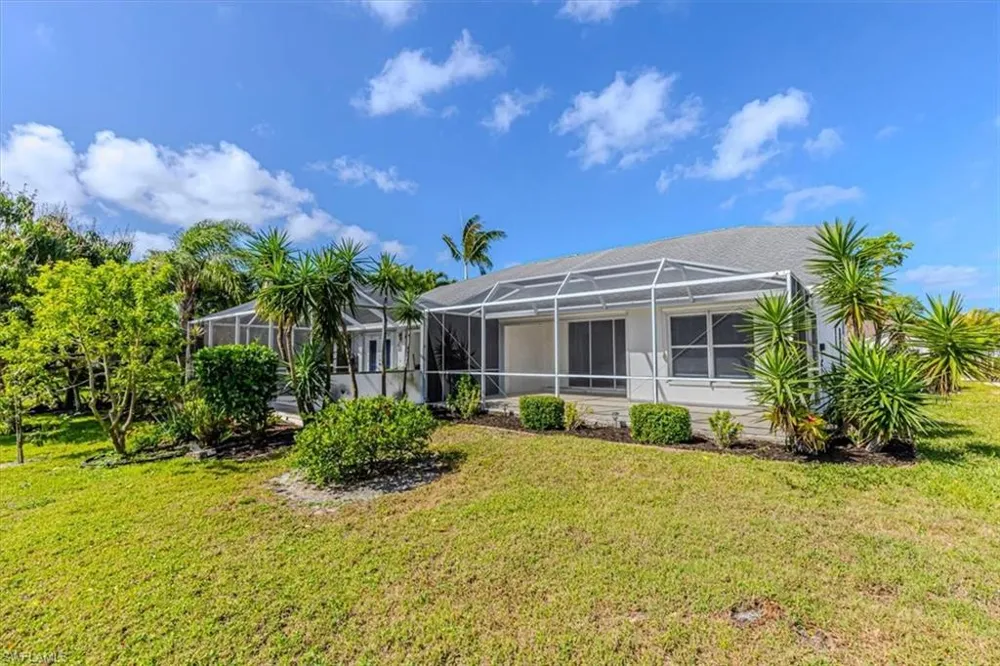5446 Whitten Drive #19 Naples, FL 34104