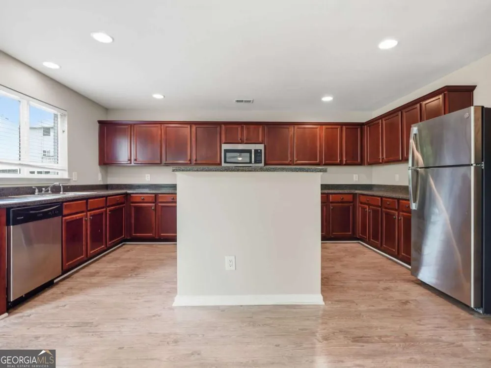 2828 Farmstead CT Grayson, GA 30017