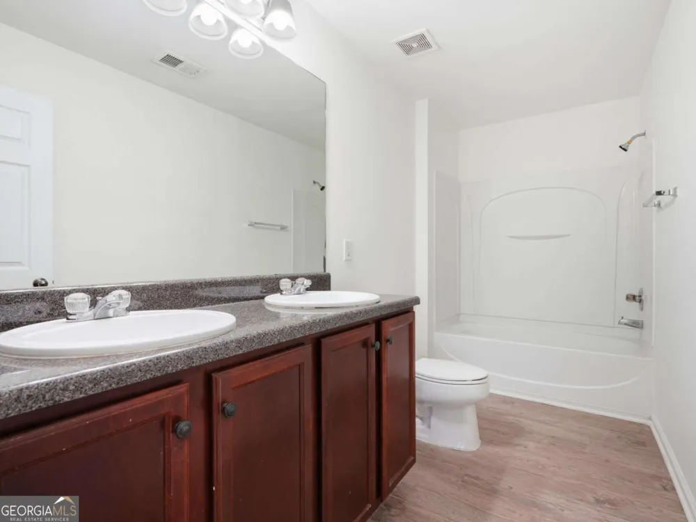 2828 Farmstead CT Grayson, GA 30017