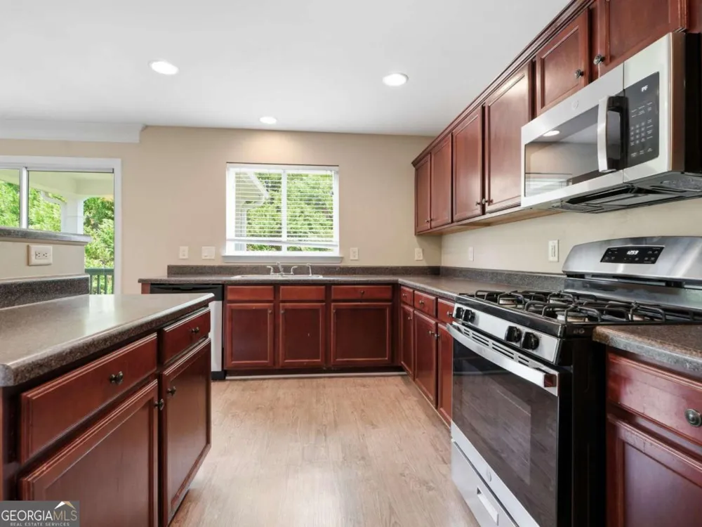 2828 Farmstead CT Grayson, GA 30017