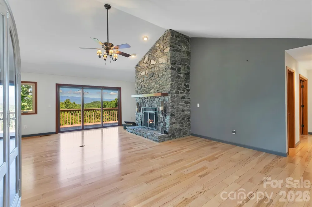 157 Kawani Lane Brevard, NC 28712
