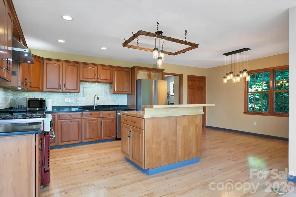 157 Kawani Lane Brevard, NC 28712