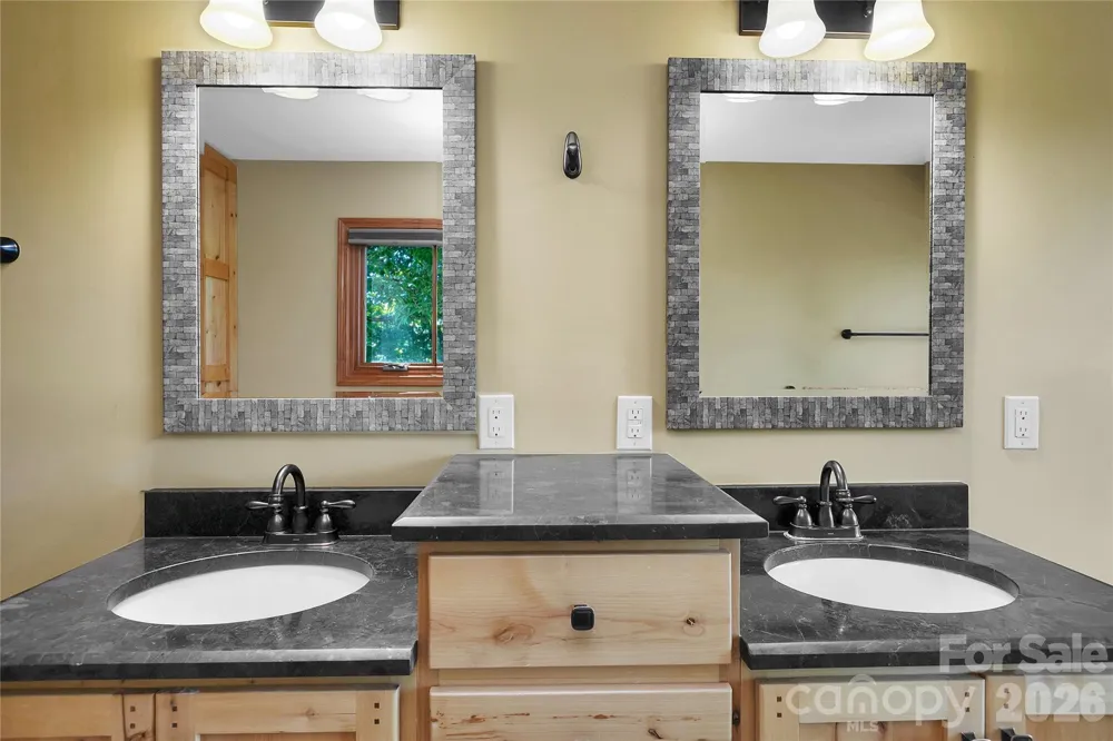157 Kawani Lane Brevard, NC 28712