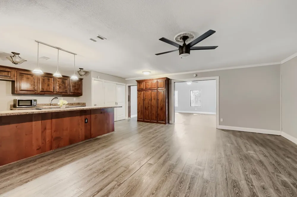 704 Fort Worth Street Mansfield, TX 76063