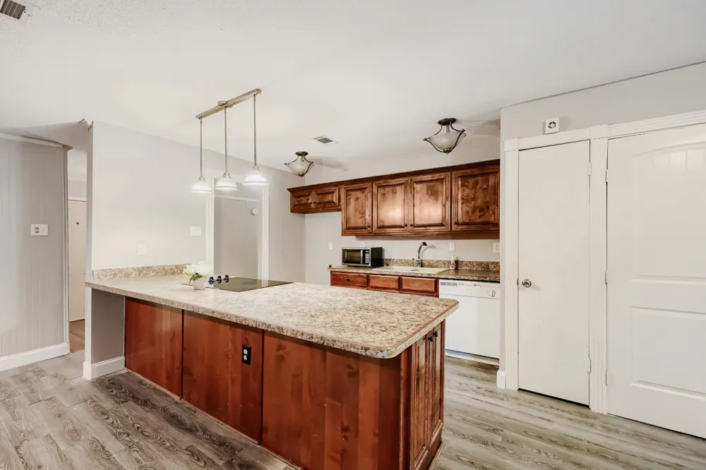 704 Fort Worth Street Mansfield, TX 76063