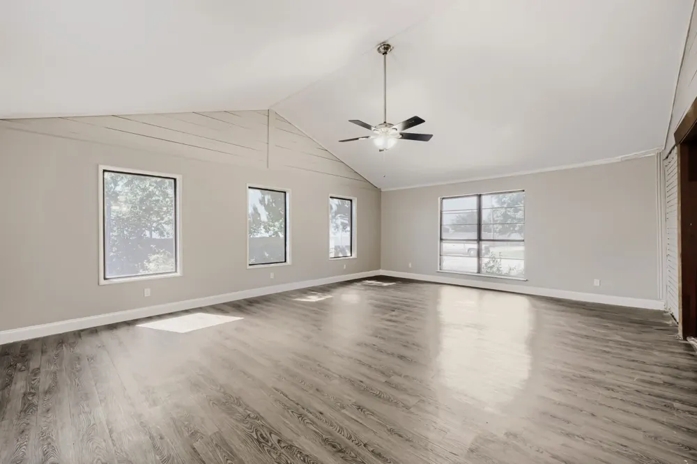 704 Fort Worth Street Mansfield, TX 76063