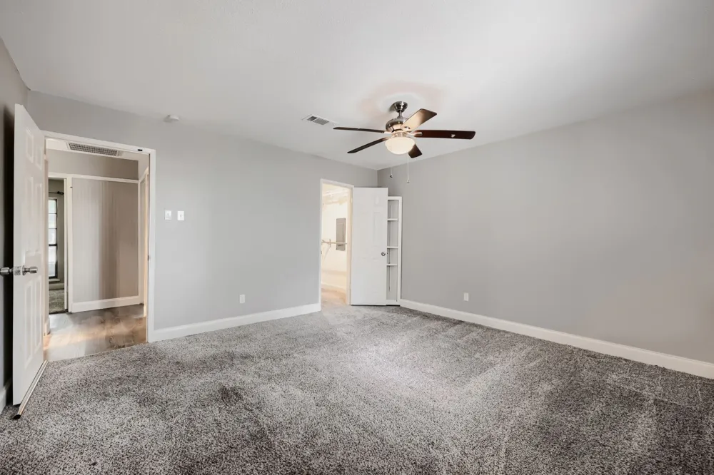 704 Fort Worth Street Mansfield, TX 76063