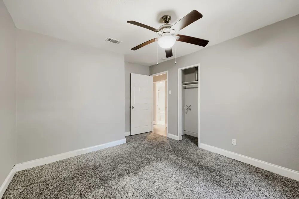 704 Fort Worth Street Mansfield, TX 76063