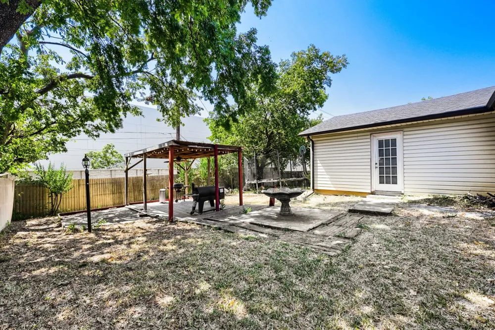 704 Fort Worth Street Mansfield, TX 76063