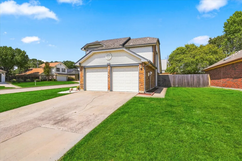 956 Sylvan Creek Drive Lewisville, TX 75067