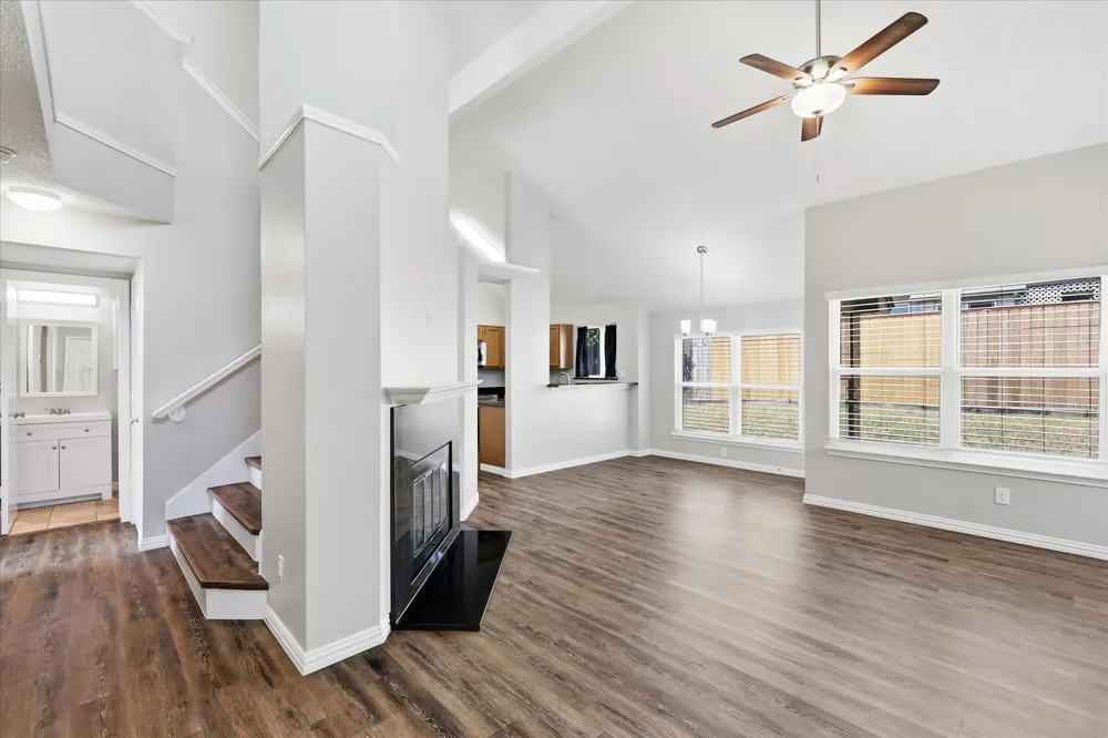 956 Sylvan Creek Drive Lewisville, TX 75067