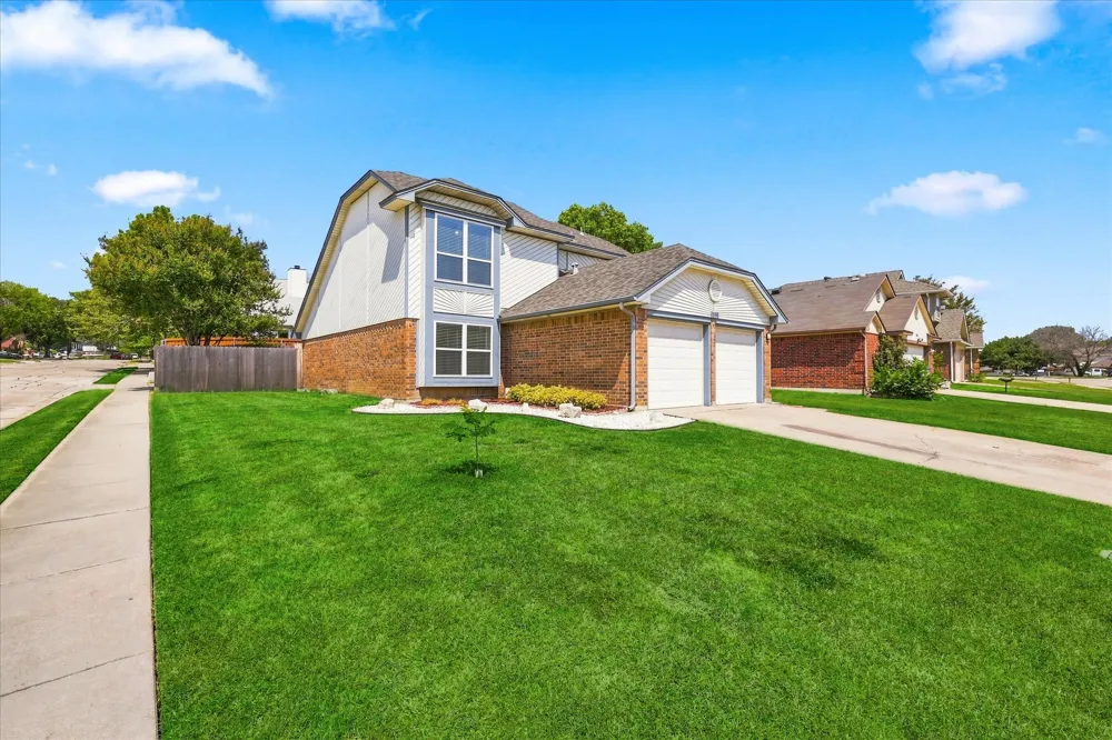 956 Sylvan Creek Drive Lewisville, TX 75067