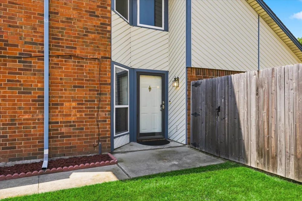 956 Sylvan Creek Drive Lewisville, TX 75067