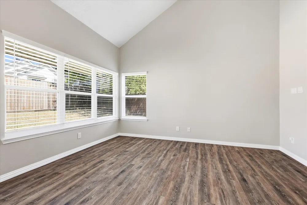 956 Sylvan Creek Drive Lewisville, TX 75067