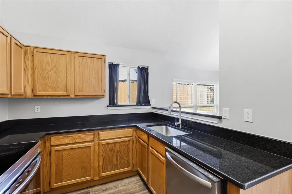 956 Sylvan Creek Drive Lewisville, TX 75067
