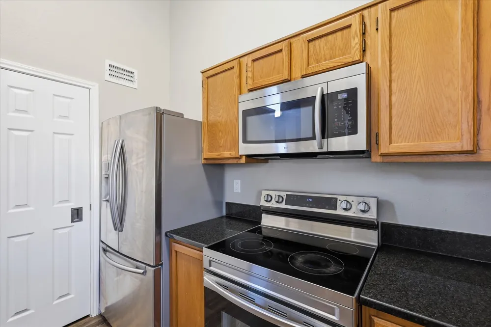 956 Sylvan Creek Drive Lewisville, TX 75067