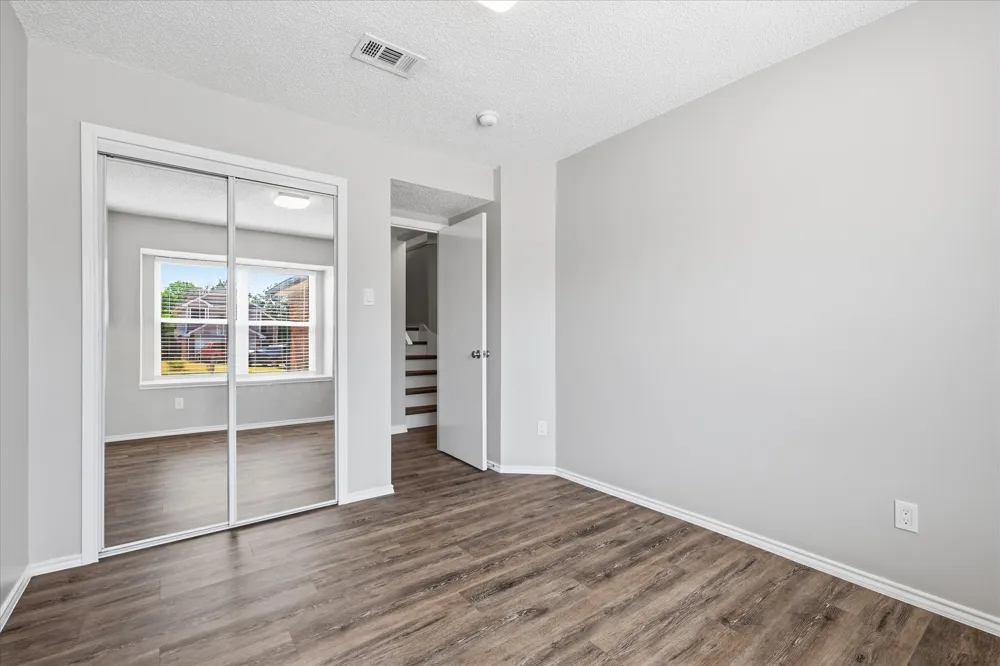 956 Sylvan Creek Drive Lewisville, TX 75067