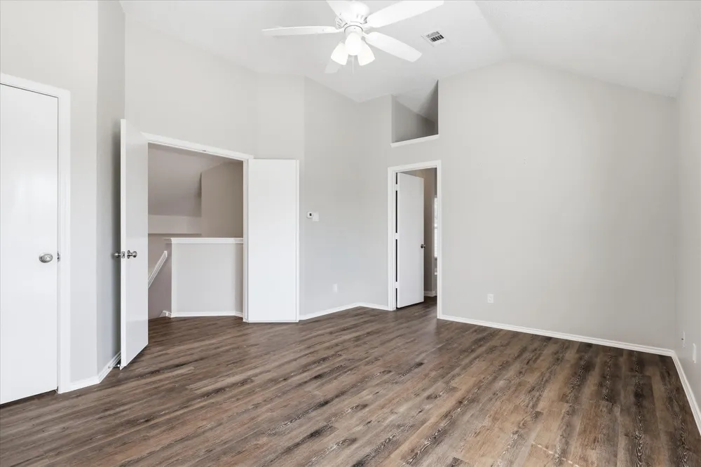 956 Sylvan Creek Drive Lewisville, TX 75067