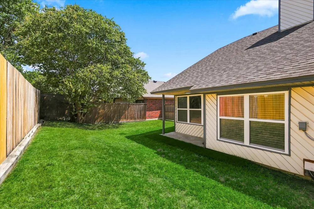 956 Sylvan Creek Drive Lewisville, TX 75067