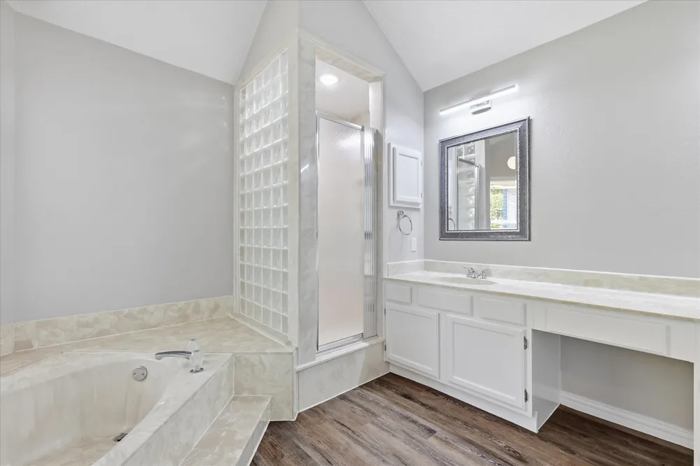 956 Sylvan Creek Drive Lewisville, TX 75067