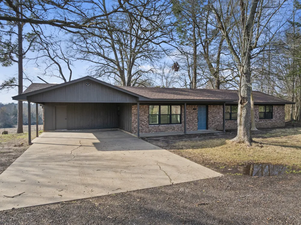 10 County Road 3357 Omaha, TX 75571