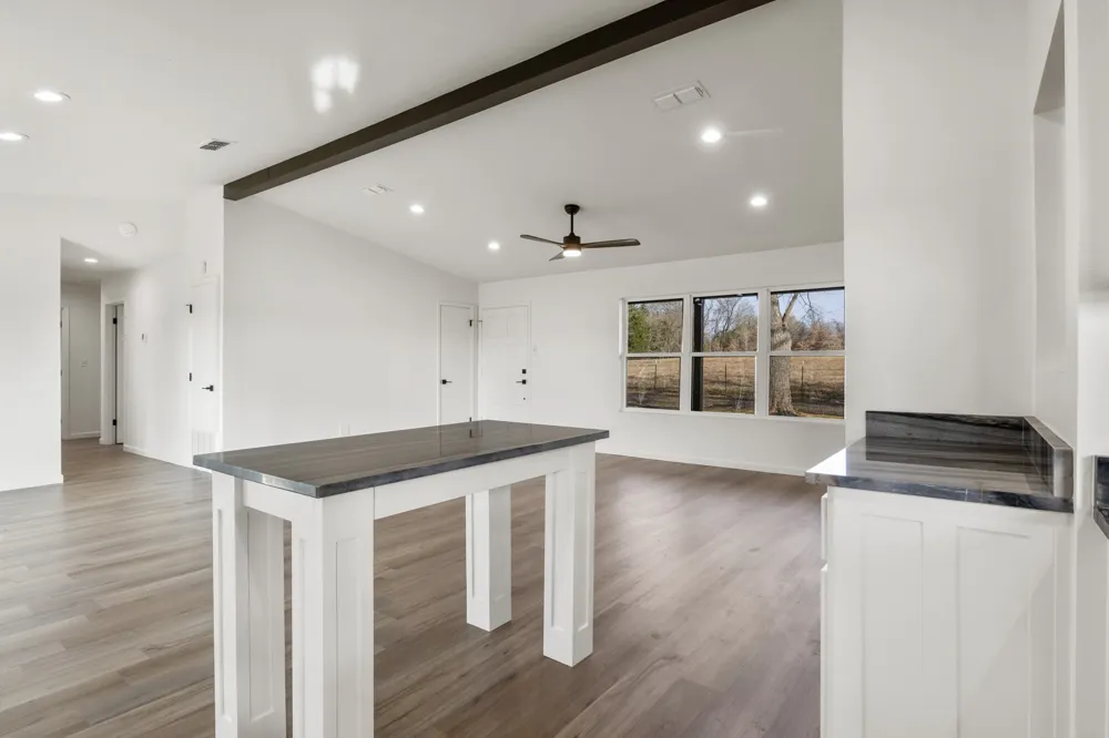 10 County Road 3357 Omaha, TX 75571