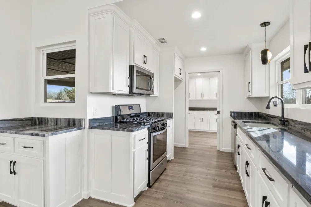 10 County Road 3357 Omaha, TX 75571