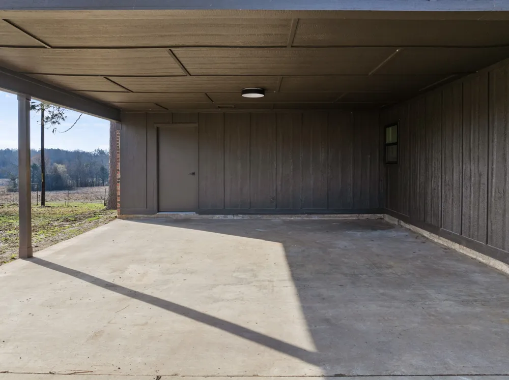 10 County Road 3357 Omaha, TX 75571