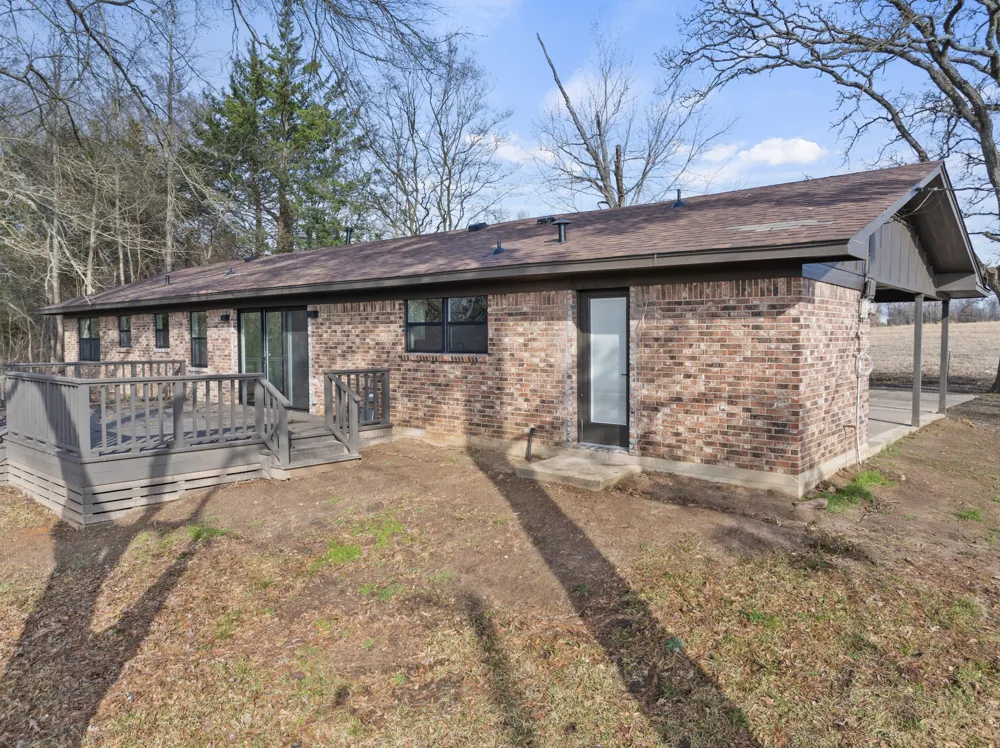 10 County Road 3357 Omaha, TX 75571