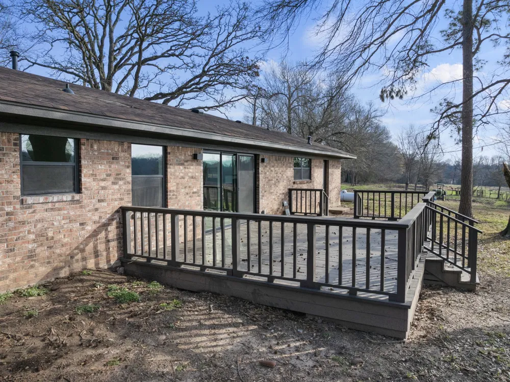 10 County Road 3357 Omaha, TX 75571
