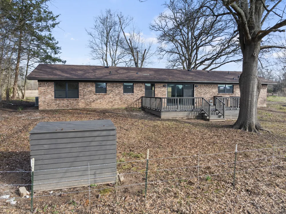 10 County Road 3357 Omaha, TX 75571