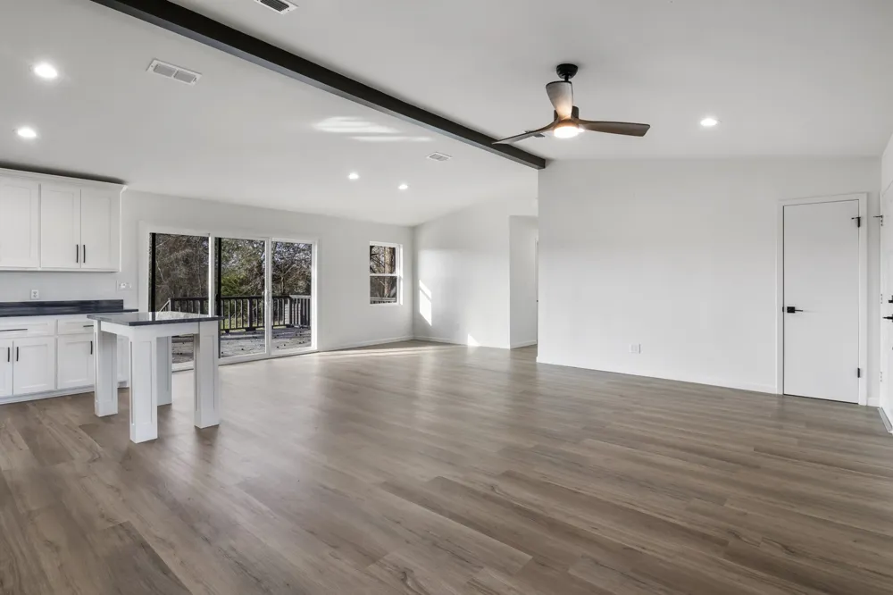 10 County Road 3357 Omaha, TX 75571