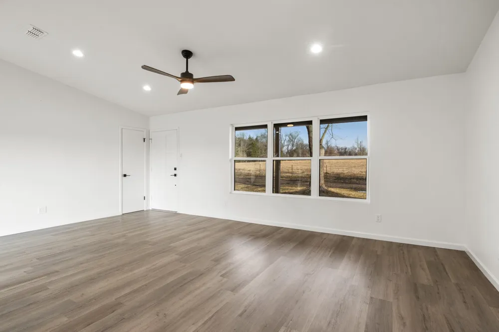 10 County Road 3357 Omaha, TX 75571