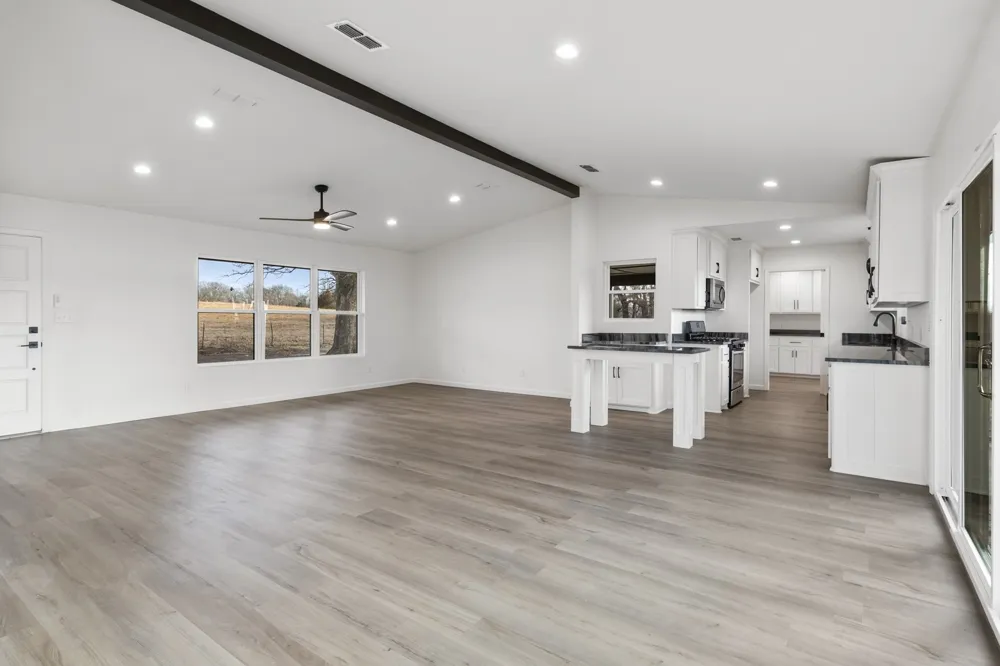 10 County Road 3357 Omaha, TX 75571