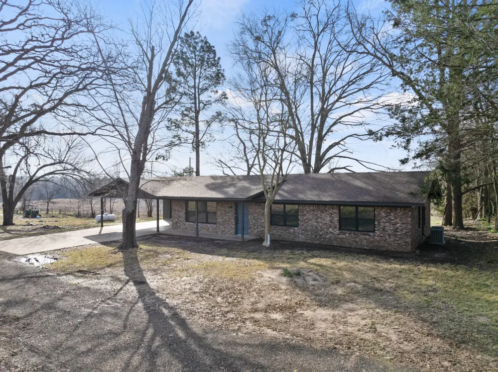 10 County Road 3357 Omaha, TX 75571