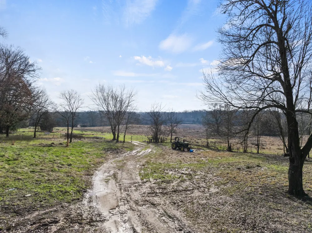 10 County Road 3357 Omaha, TX 75571