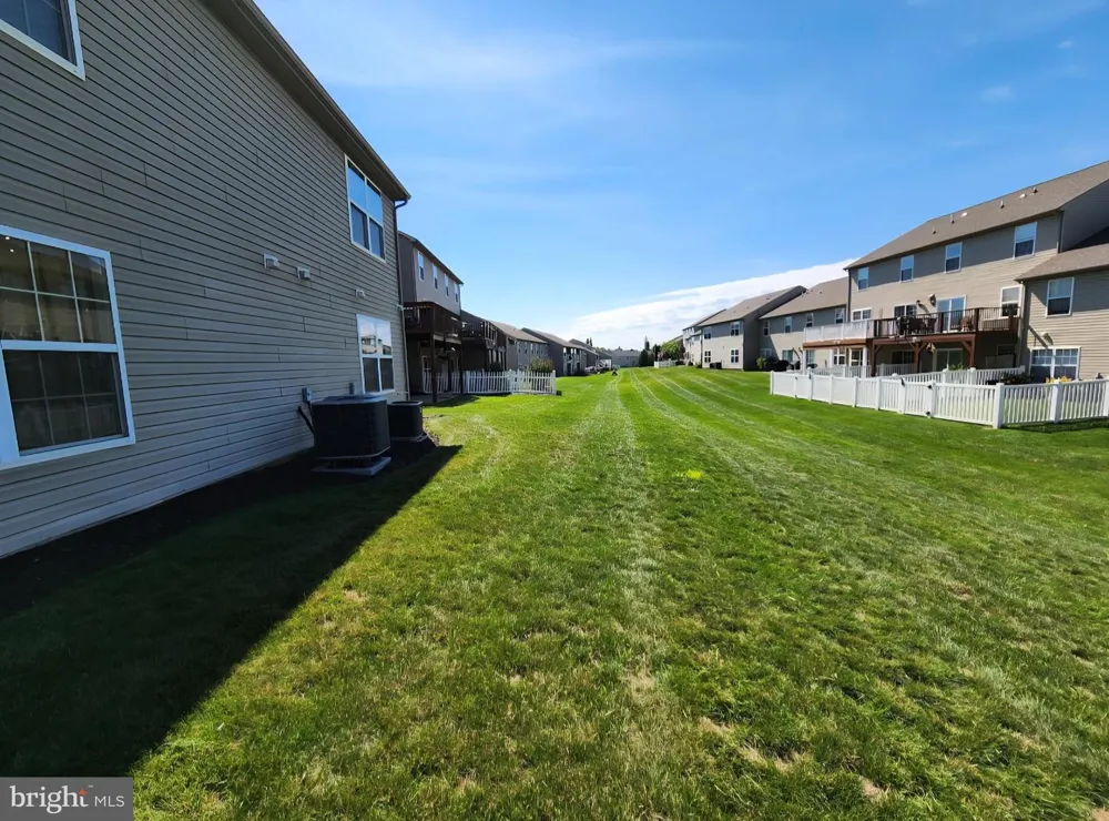 275 THRUSH DRIVE Hummelstown, PA 17036