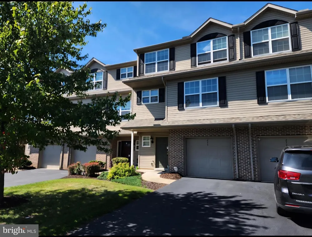 275 THRUSH DRIVE Hummelstown, PA 17036