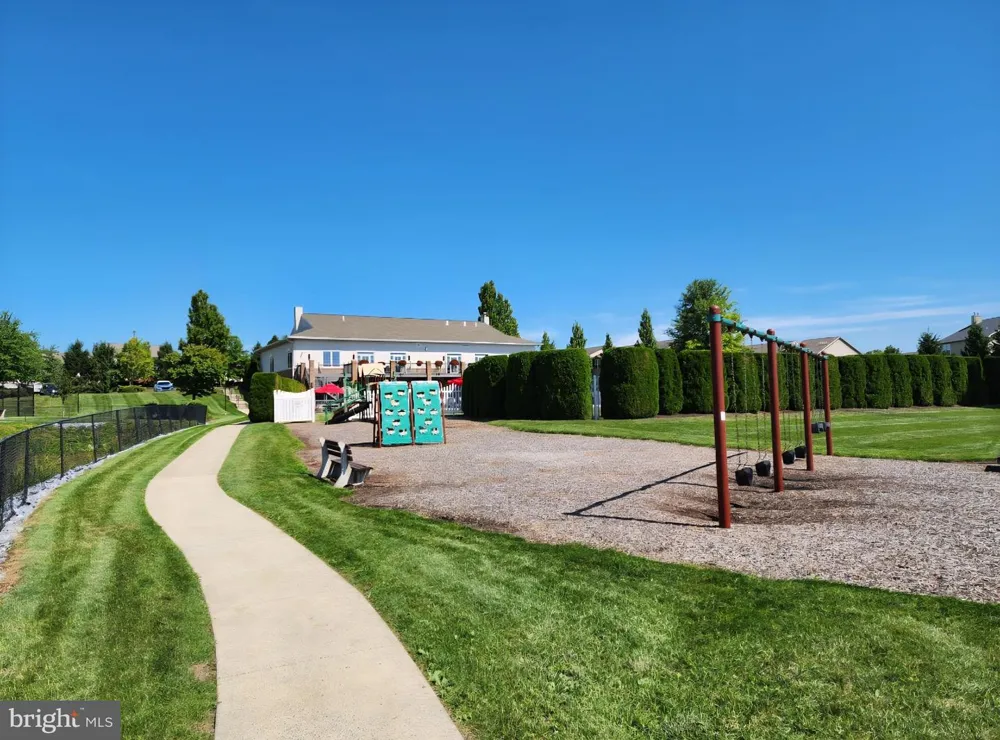 275 THRUSH DRIVE Hummelstown, PA 17036