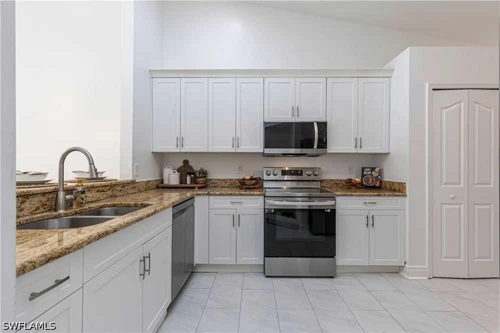 Whitten Drive #19 Naples, FL 34104
