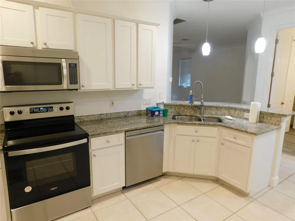 617 SE 7 ST #A Cape Coral, FL 33990