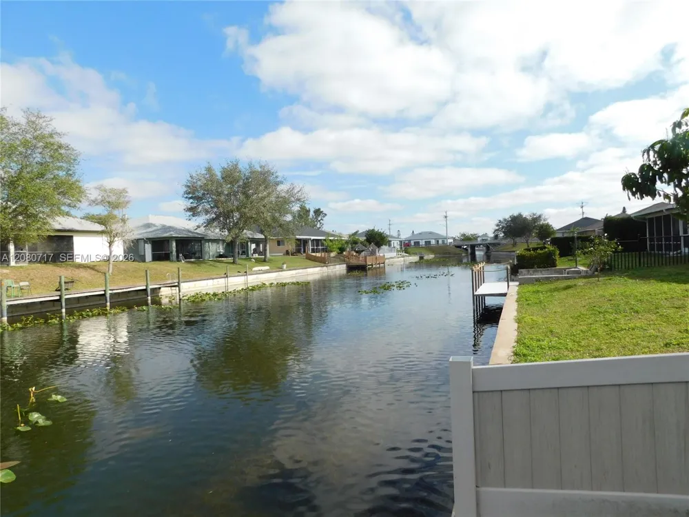 617 SE 7 ST #A Cape Coral, FL 33990