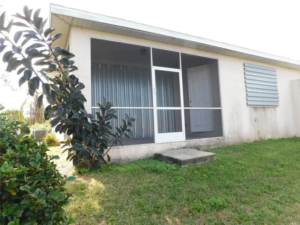 617 SE 7 ST #A Cape Coral, FL 33990