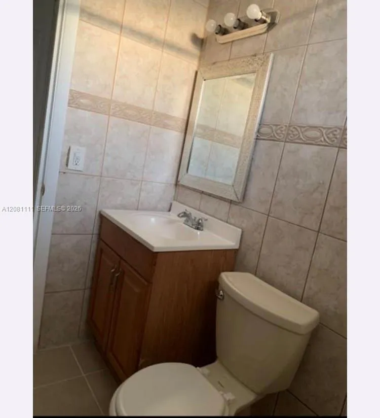 401 SW 8th St #A Hallandale Beach, FL 33009