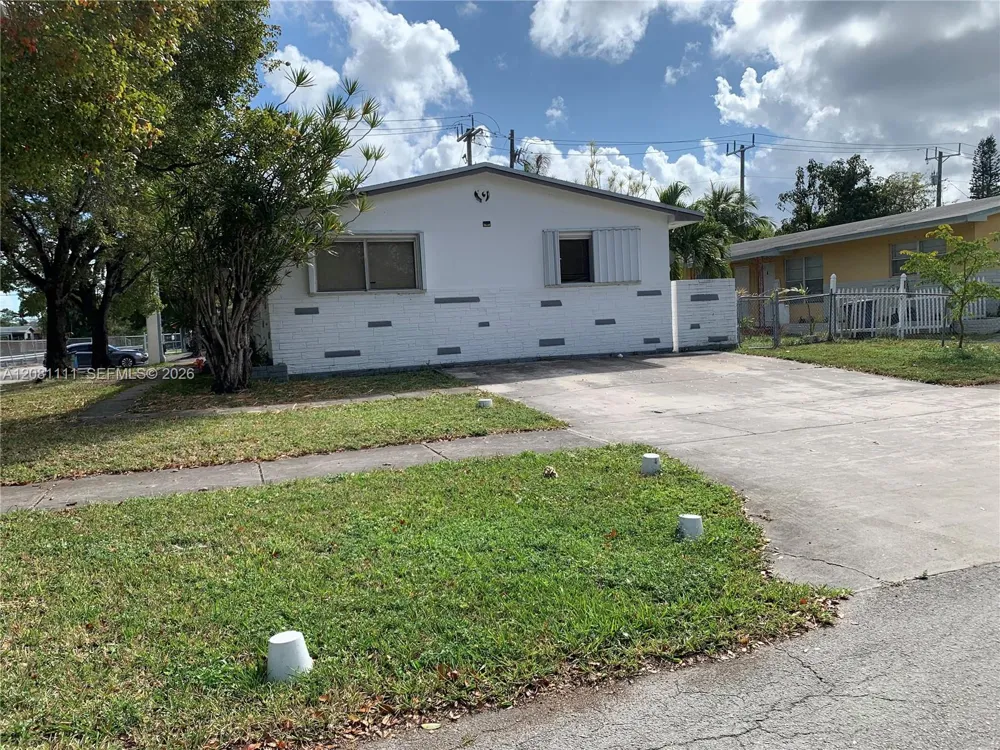 401 SW 8th St #A Hallandale Beach, FL 33009